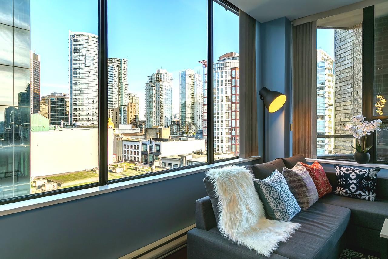 Robson & Granville Luxury Suite Vancouver Bagian luar foto